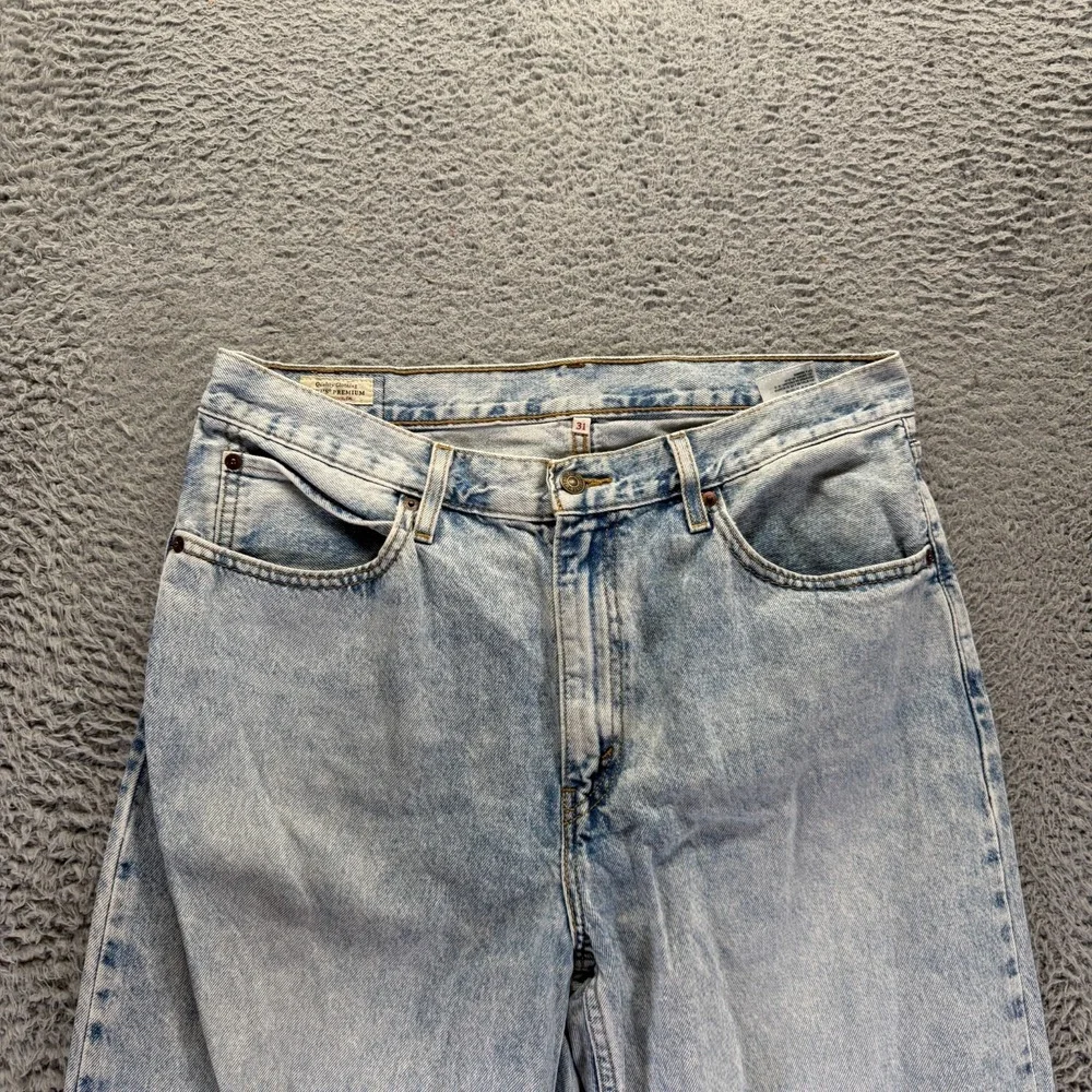 Levis there discrepancy